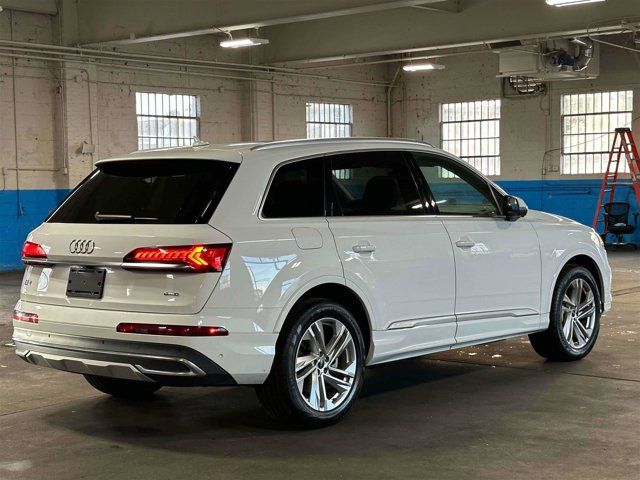 2022 Audi Q7 Premium Plus