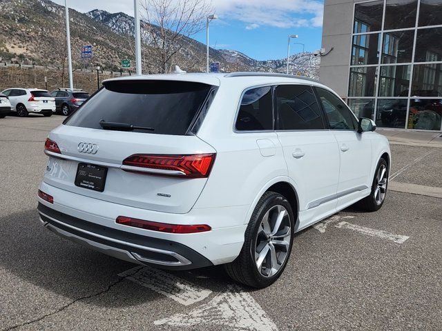 2022 Audi Q7 Premium Plus