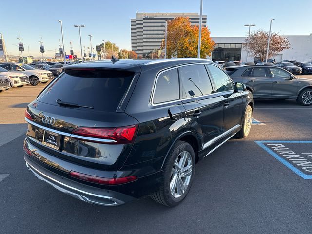 2022 Audi Q7 Premium Plus