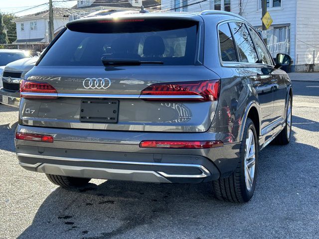 2022 Audi Q7 Premium Plus