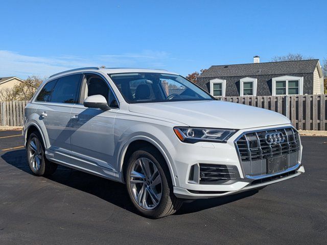 2022 Audi Q7 Premium Plus