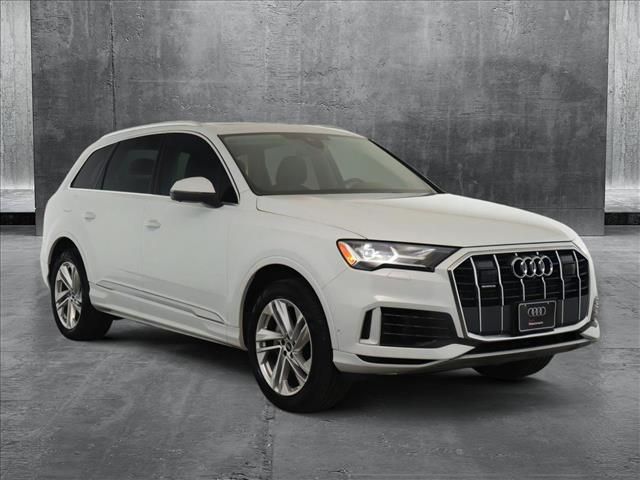 2022 Audi Q7 Premium Plus