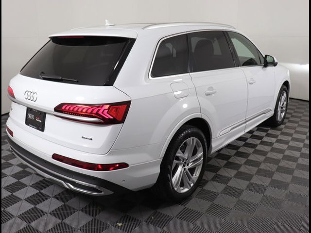 2022 Audi Q7 Premium Plus