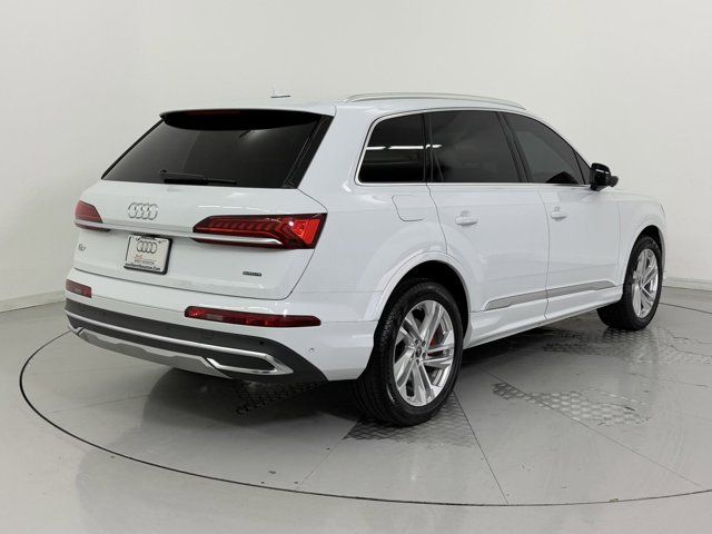 2022 Audi Q7 Premium Plus