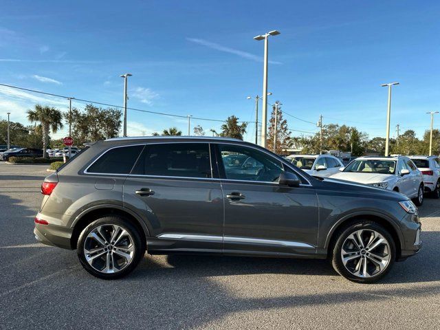 2022 Audi Q7 Premium Plus