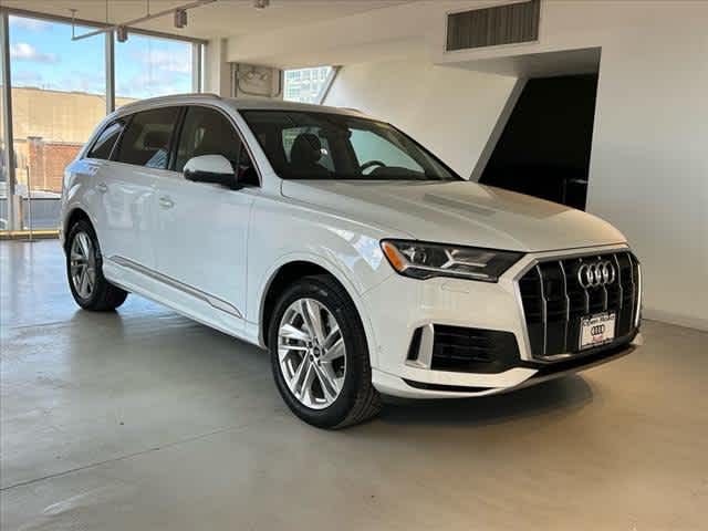 2022 Audi Q7 Premium Plus