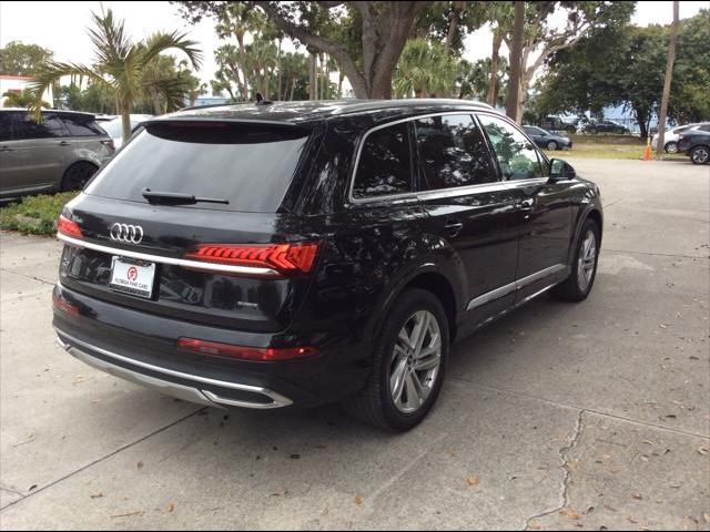 2022 Audi Q7 Premium Plus