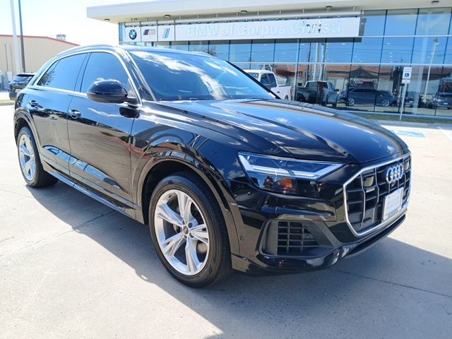 2022 Audi Q8 Premium Plus