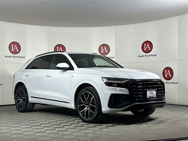 2022 Audi Q8 Premium Plus