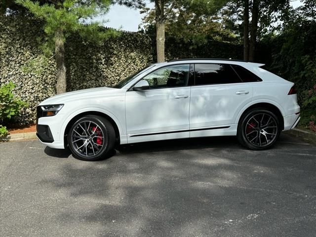 2022 Audi Q8 Premium Plus