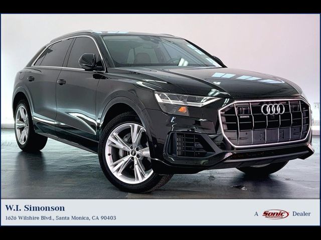 2022 Audi Q8 Premium Plus