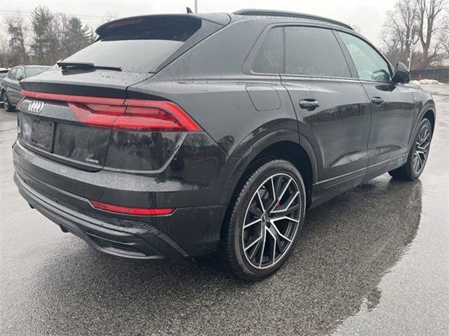 2022 Audi Q8 Premium Plus