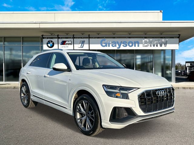 2022 Audi Q8 Premium Plus