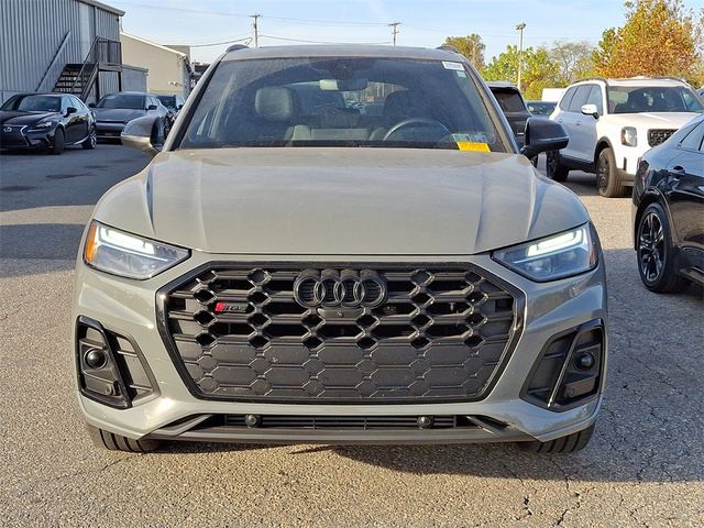 2022 Audi SQ5 Premium Plus