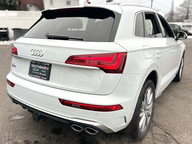 2022 Audi SQ5 Premium Plus