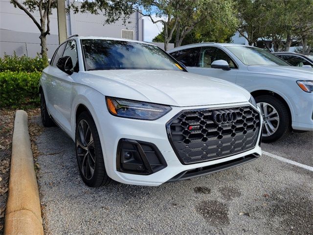 2022 Audi SQ5 Premium Plus