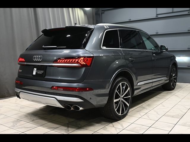 2022 Audi SQ7 Premium Plus