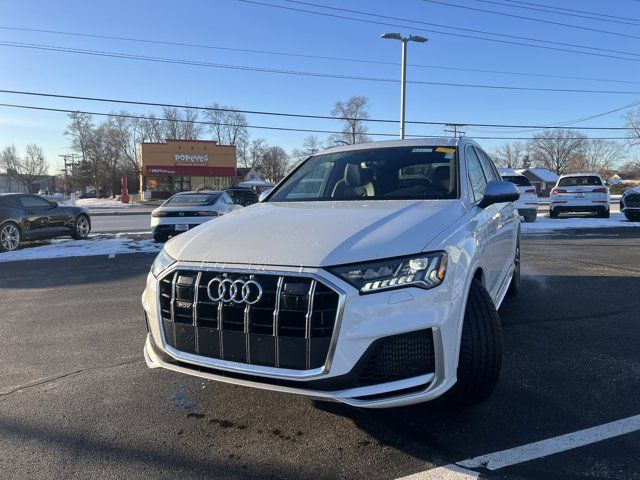 2022 Audi SQ7 Premium Plus