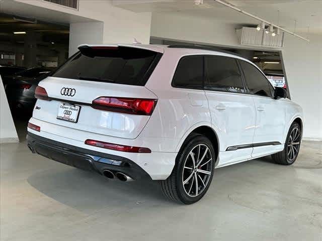 2022 Audi SQ7 Premium Plus