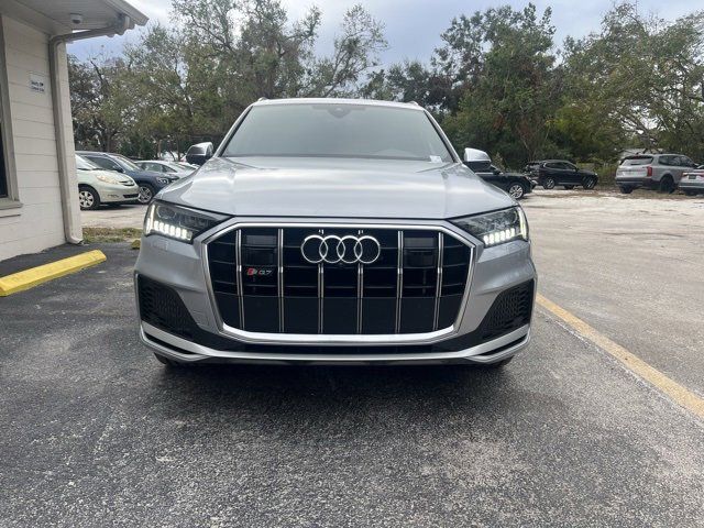 2022 Audi SQ7 Premium Plus