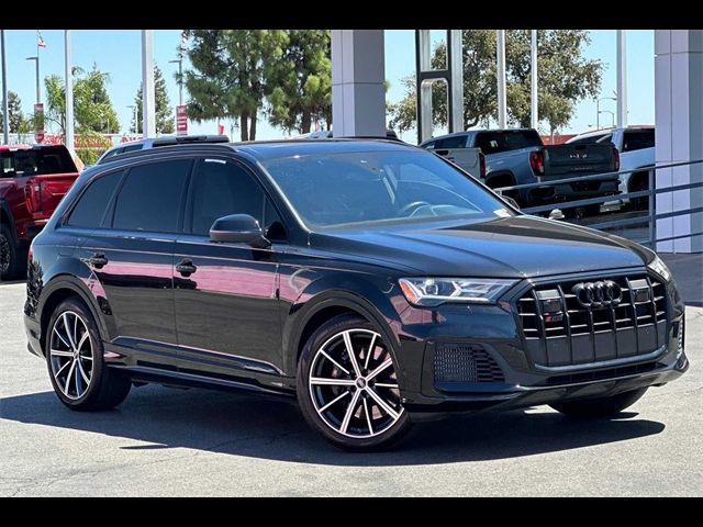 2022 Audi SQ7 Premium Plus