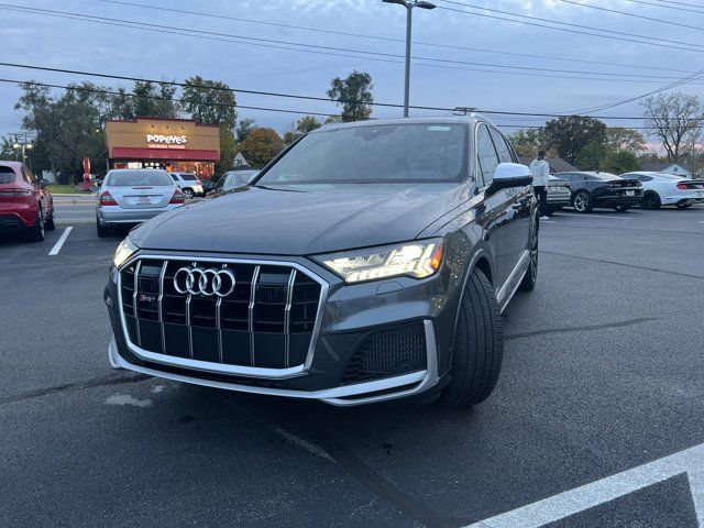 2022 Audi SQ7 Premium Plus