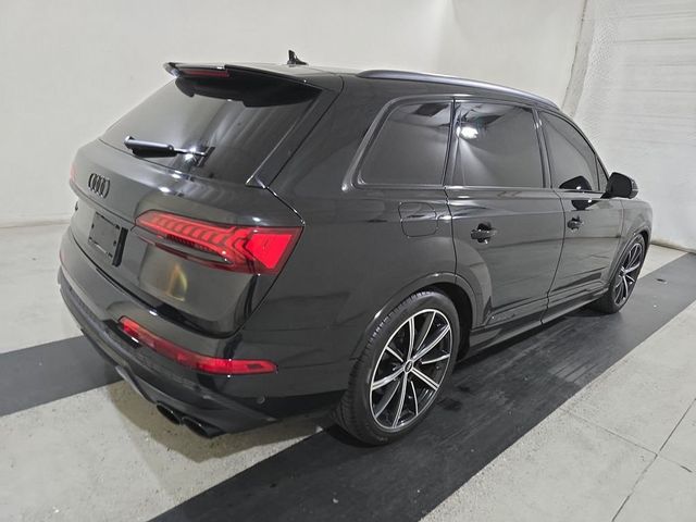 2022 Audi SQ7 Prestige