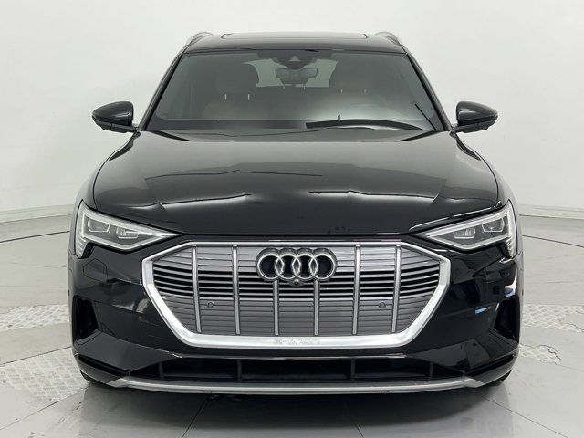 2022 Audi e-tron Premium Plus