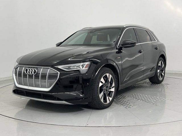 2022 Audi e-tron Premium Plus