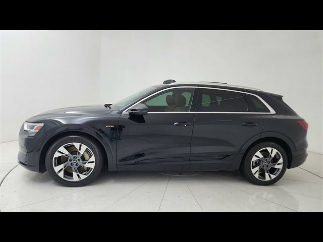 2022 Audi e-tron Premium