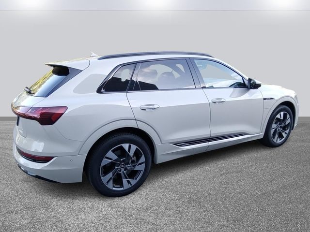 2022 Audi e-tron Premium