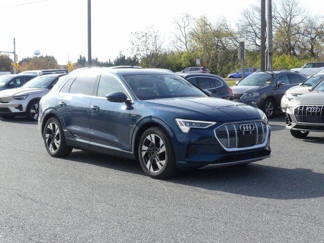 2022 Audi e-tron Premium