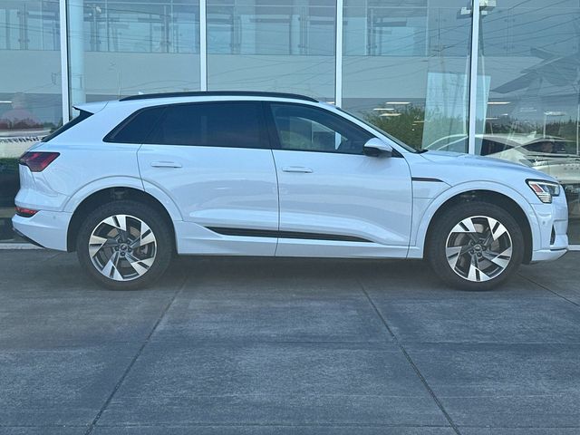 2022 Audi e-tron Premium
