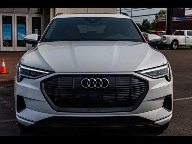 2022 Audi e-tron Premium