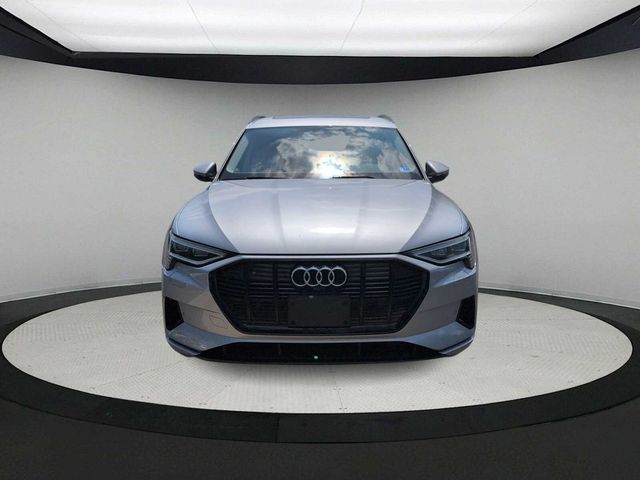 2022 Audi e-tron Premium