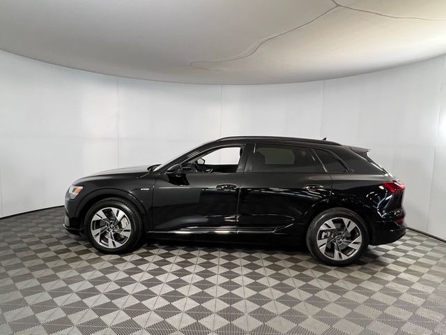 2022 Audi e-tron Premium