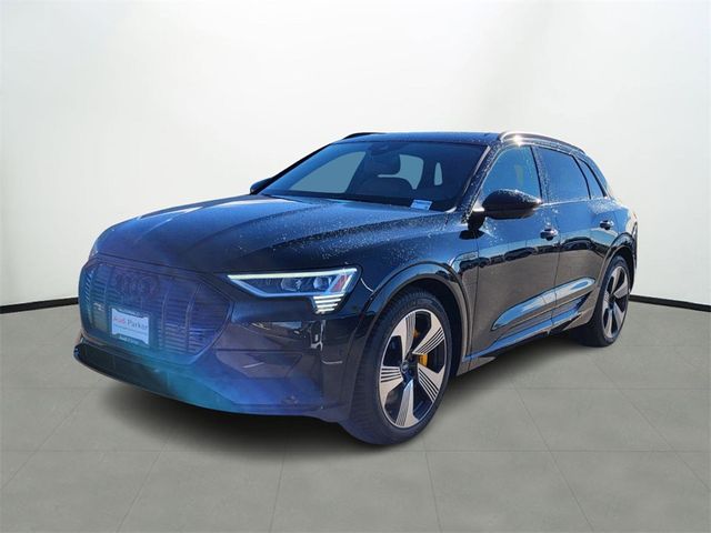 2022 Audi e-tron Premium Plus