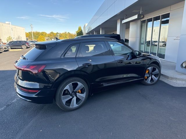 2022 Audi e-tron Premium Plus