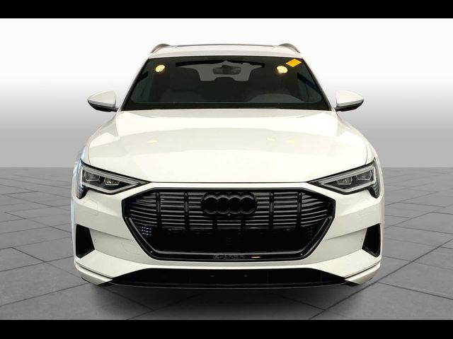 2022 Audi e-tron Premium Plus