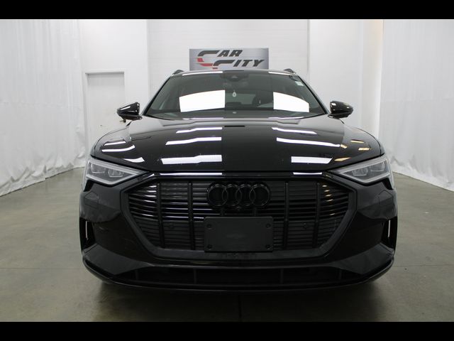 2022 Audi e-tron Premium Plus