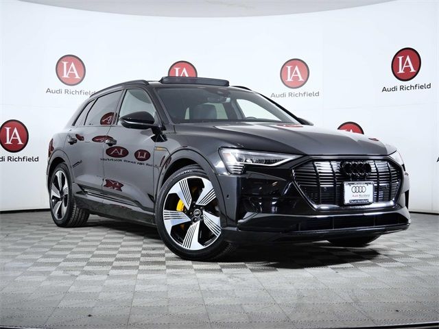 2022 Audi e-tron Premium Plus