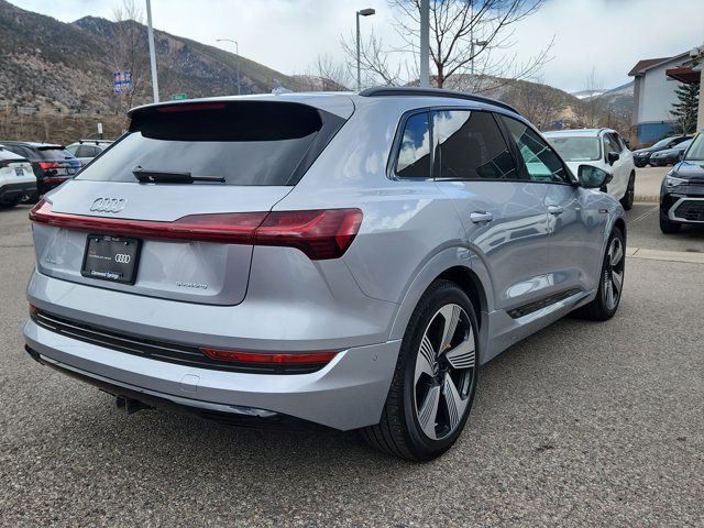 2022 Audi e-tron Premium Plus