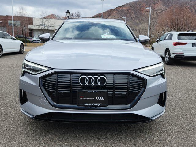 2022 Audi e-tron Premium Plus