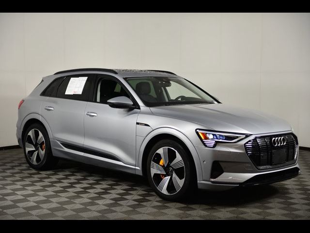 2022 Audi e-tron Premium Plus