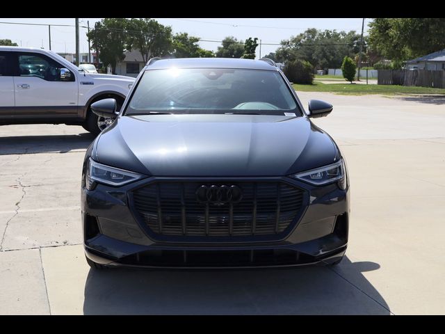 2022 Audi e-tron Premium Plus