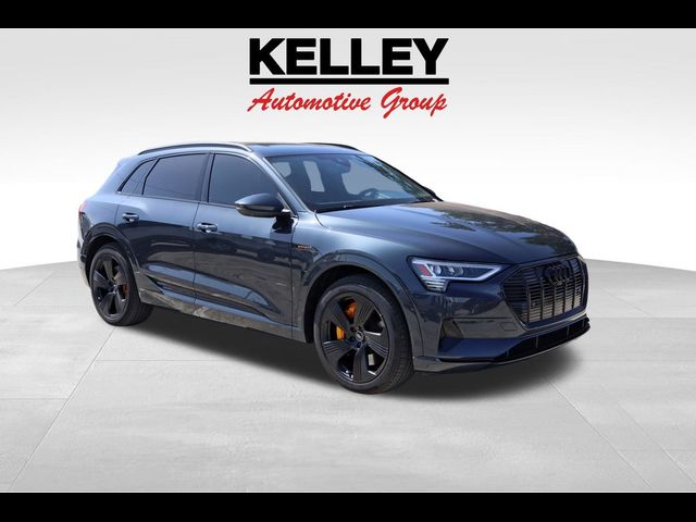 2022 Audi e-tron Premium Plus