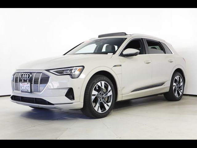 2022 Audi e-tron Premium Plus