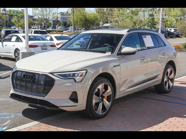 2022 Audi e-tron Premium Plus
