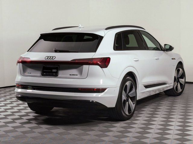 2022 Audi e-tron Premium Plus