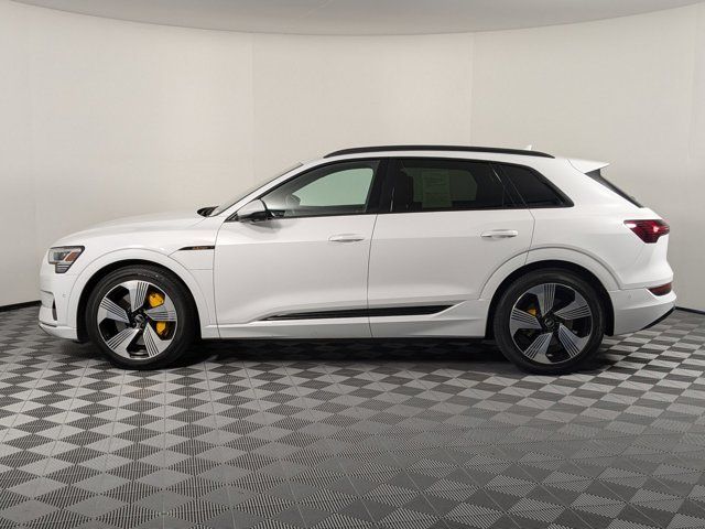 2022 Audi e-tron Premium Plus